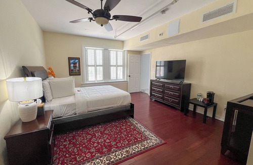 DeLand Hotel | Charming 1-bedroom hotel with WiFi, AC in wonderful DeLand