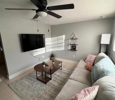 Terrace Park Apartment | Charming 1 Bedroom minutes from Bush Gardens