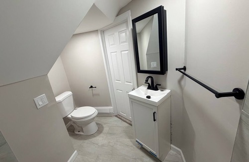 New Rochelle Apartment | Charming 1-bedroom apartment with AC in New Rochelle