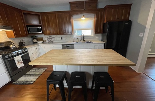 Middlebury House | Charming 1912 Bungalow in Middlebury Indiana