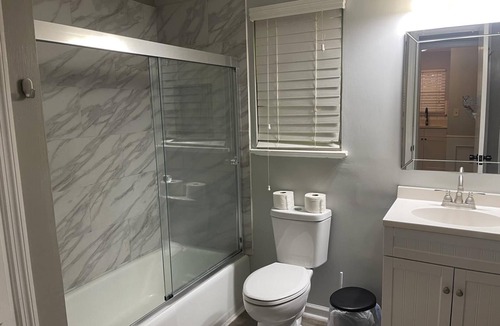 Charleston Apartment | Charming 1BR Pool 5–10 Minutes to Downtown CHS