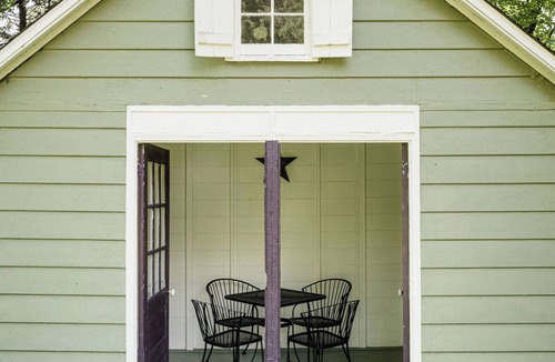Livingston Manor Cottage | Charming 2-bedroom cottage on private estate in wonderful Livingston Manor