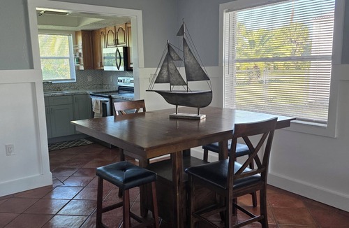 El Jobean House | Charming 2-bedroom house on fresh water canal.