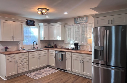 Immokalee Cottage | Charming 2-bedroom cottage in beautiful Fort Myers with AC, WiFi