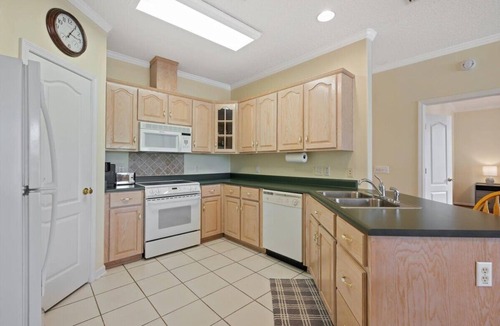 Dock Junction House | Charming 2-bedroom house on a Pond with Wildlife