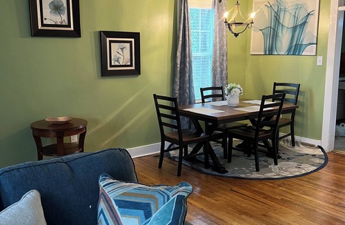 Pendleton King House | Charming 2-bedroom house in awesome Augusta with AC