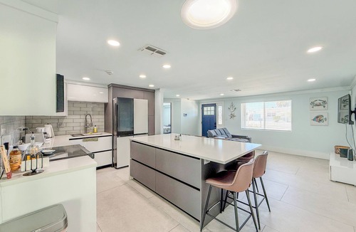 Sea Ranch House | Charming 2-bedroom house in peaceful Hudson.