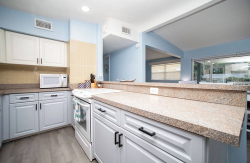 Largo House | Charming 2-bedroom house in lovely Largo with AC