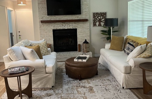 Mandarin House | Charming 2 bedroom house next to famous restaurant and marina in Mandarin,Fl.