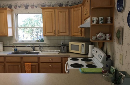 Del Rio Cottage | Charming 2-bedroom cottage with AC on an active horse farm in Mandarin