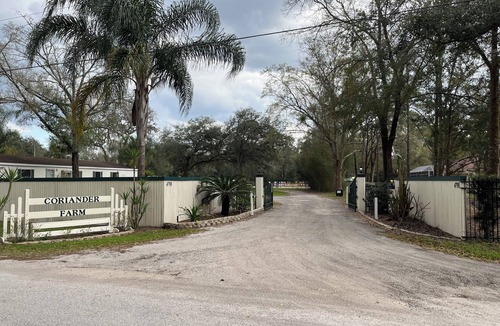 Del Rio Cottage | Charming 2-bedroom cottage with AC on an active horse farm in Mandarin