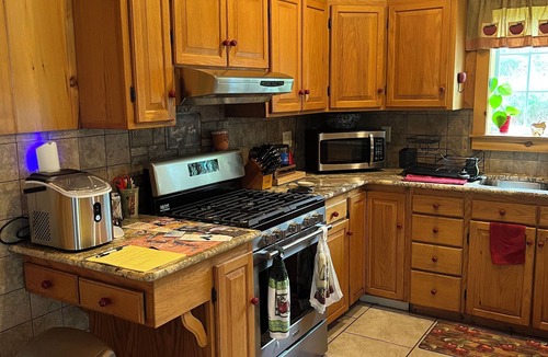 Town of Reading House | Charming 2-bedroom vacation home 17 minutes from Watkins Glen International