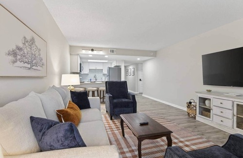 Auburn House | Charming 2BR/2BA Condo - Steps from Auburn Campus