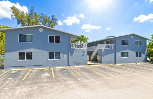 Poinciana Park Apartment | Charming 2BR Near Beach, Airport & Las Olas