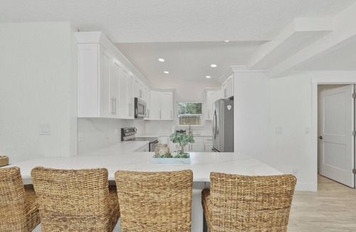 South Pinellas Community Council House | Charming 3/2 house in St. Petersburg within 2 miles of Madeira Beach Access