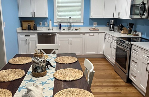 Saint Simons Island Cottage | Charming 3-bedroom cottage with WiFi and AC in tranquil St. Simons Island