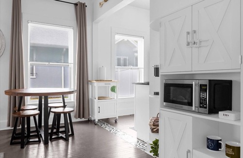 Higbees Daytona Cottage | Charming 3-Bedroom Cottage Near Daytona Beach Attractions