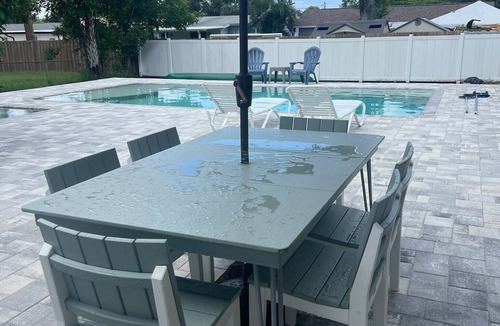 Pinellas Park House | Charming 3-Bedroom Pool Home on a Dead-End Road - Close By Downtown and Beaches