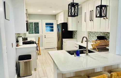 Pass-a-Grille Cottage | Charming 3 bedroom 2 bath with Beach Access!