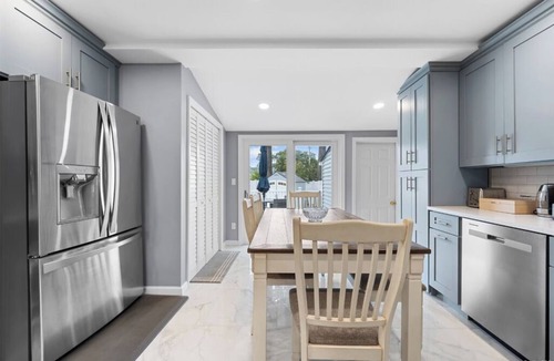 Amityville House | Charming 3-bedroom 2-bath apartment with AC, WiFi in fabulous Amityville
