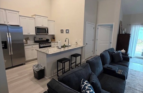 Aiken House | Charming 3-bedroom 3-bathroom townhome in Aiken