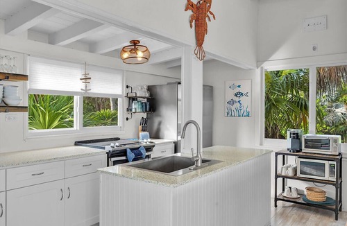 Marathon House | Charming 3-Bedroom Coastal Getaway with Breathtaking Gulf Views