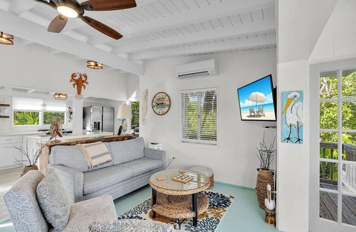 Marathon House | Charming 3-Bedroom Coastal Getaway with Breathtaking Gulf Views