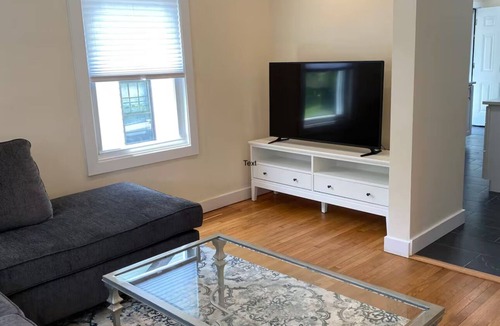 Mamaroneck House | Charming 3-bedroom house with private driveway, steps to train in Mamaroneck