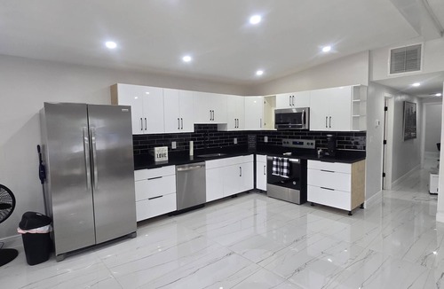 Bradenton House | Charming 3-bedroom house in peaceful Bradenton with AC for relaxing stays
