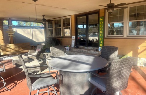 Kingsland House | Charming 3-bedroom home that sits on the water of the St Mary’s River.
