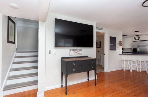 Conesus House | Charming 3-bedroom house in Conesus with lake access and dock for boat