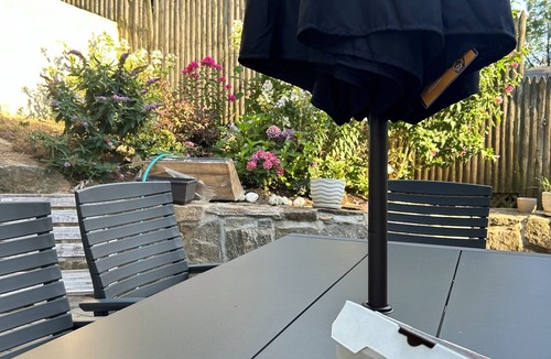 Getty Square House | Charming 3-bedroom house in Yonkers with cool vibes and AC