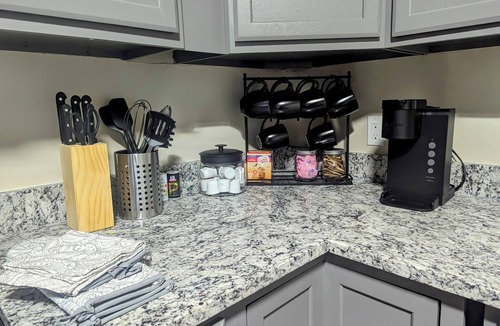 Albany House | Charming 3-bedroom house in Albany sleeps 12 guest