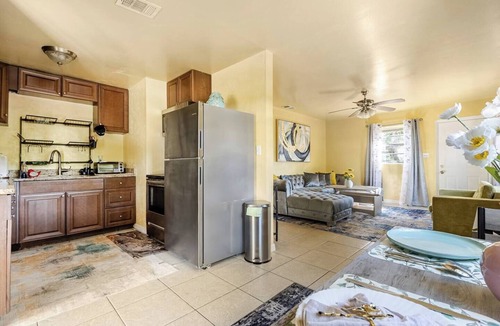 Gainesville House | Charming 3-bedroom House with Office Space-Close to UF & Shands Hospital
