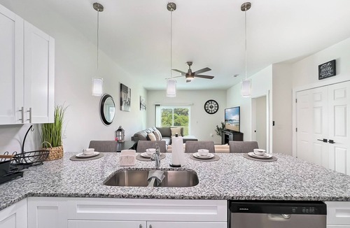 Westminster House | Charming 3-bedroom house in delightful Lehigh Acres with WiFi, AC
