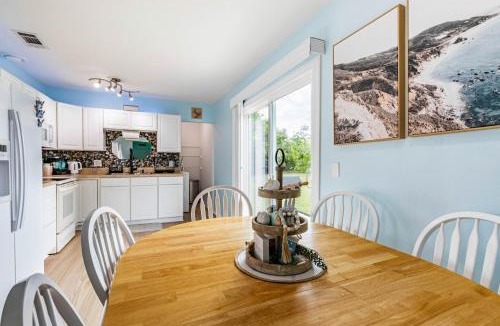 Sherwood House | Charming 3BR Home with Free Parking & Game Room