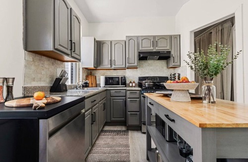 Hoboken House | Charming 3BR sec to Skyline Views - 20 Min to New York City - Near Met Life