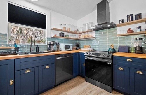 West Palm Beach House | Charming 4-Bedroom Oasis in WPB