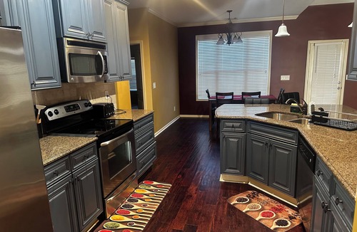LaGrange House | Charming 4-bedroom home in lovely LaGrange 15 minutes from Great Wolf Lodge