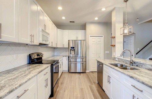 Orlando House | Charming 4-bedroom house with WiFi, AC, and incredible water views