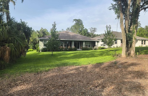 Brooksville House | Charming 4-bedroom house with AC, WiFi in quaint Brooksville