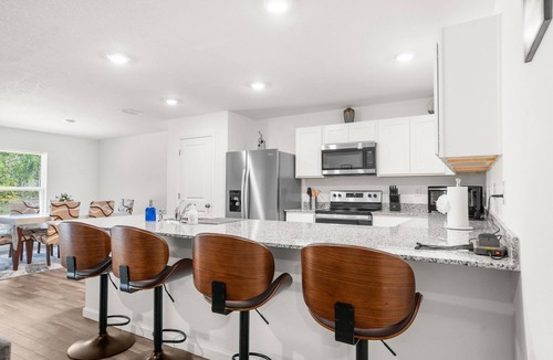 Avis Oaks House | Charming 4-bedroom house with WiFi and AC in pleasant Spring Hill