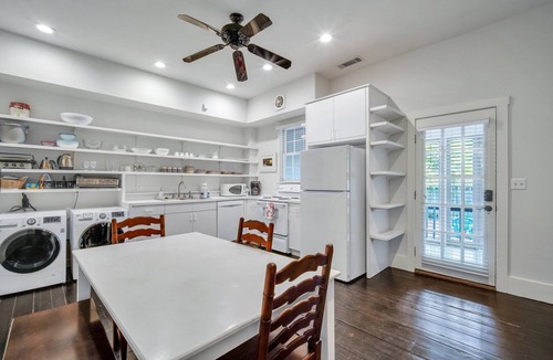 Beach Institute House | Charming Abode on Quiet Street w/Courtyard and Parking by Lucky Savannah