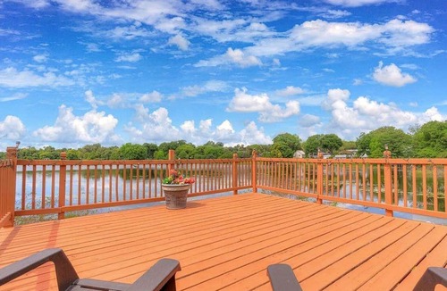 Lake Helen House | Charming Antiques-Themed Inn Room with Lake Access, Located Near Lake Helen, Florida