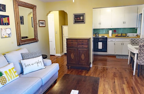 Historic Hyde Park North Apartment | Charming Apt. in Historic District