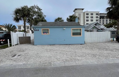Clearwater Beach Cottage | Charming Beach Cottage just steps away from Beautiful Clearwater Beach!