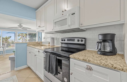Longboat Key Apartment | Charming Beach Front Studio Steps to the Sand and Gulf