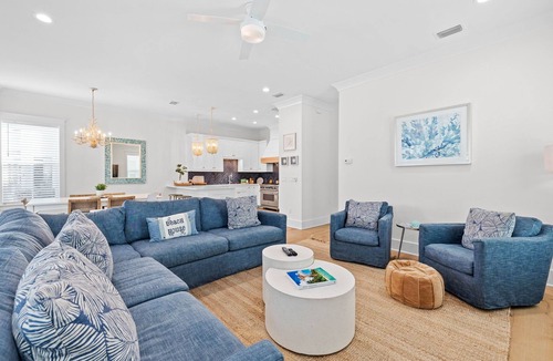 Lakeside at Blue Mountain Beach House | Charming Blue Mountain Beach Home w/6-Seater LSV & Community Pool