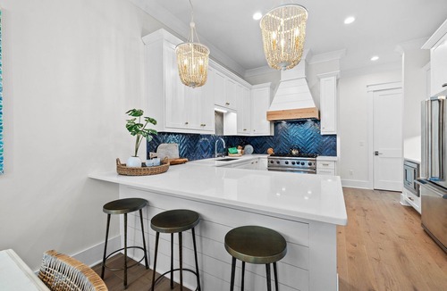 Lakeside at Blue Mountain Beach House | Charming Blue Mountain Beach Home w/6-Seater LSV & Community Pool