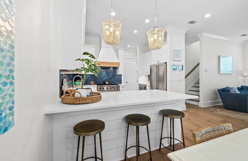 Lakeside at Blue Mountain Beach House | Charming Blue Mountain Beach Home w/6-Seater LSV & Community Pool